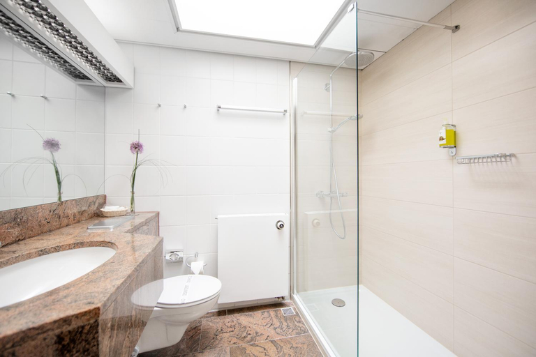 Bathroom 4, Stadthotel Eckernforde, Rendsburg-Eckernförde