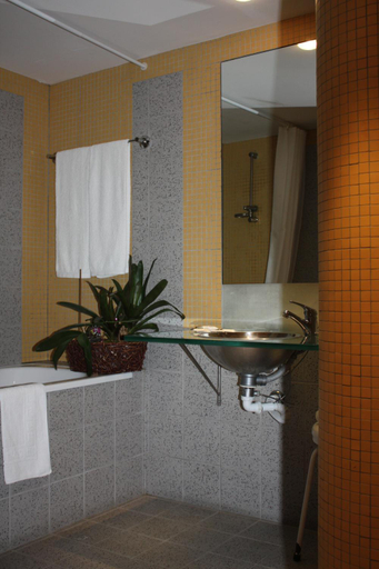 Bathroom 6
