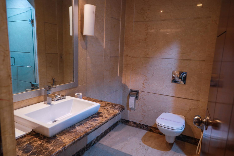 Bathroom 10