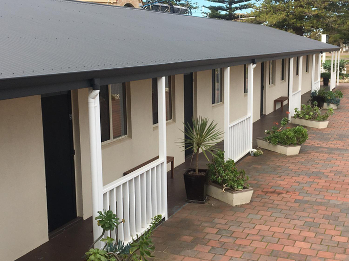 Others 5, Esperance Central Apartments, Esperance