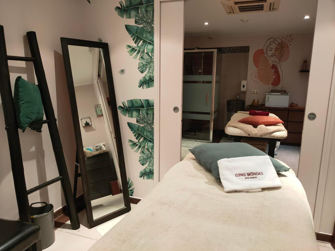 Bedroom 2, Demeures & Chateaux Hotel Domaine le Clos des Fontaines, Seine-Maritime