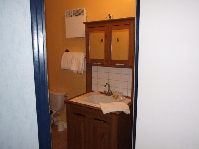 Bathroom 3, Hotel du Val d'Aure, Hautes-Pyrénées