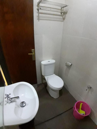 Bathroom 7