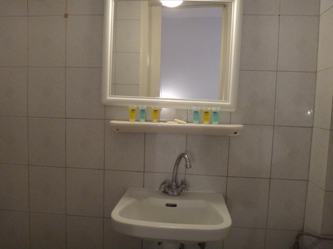Others 2, Sofia Rooms, Central Greece