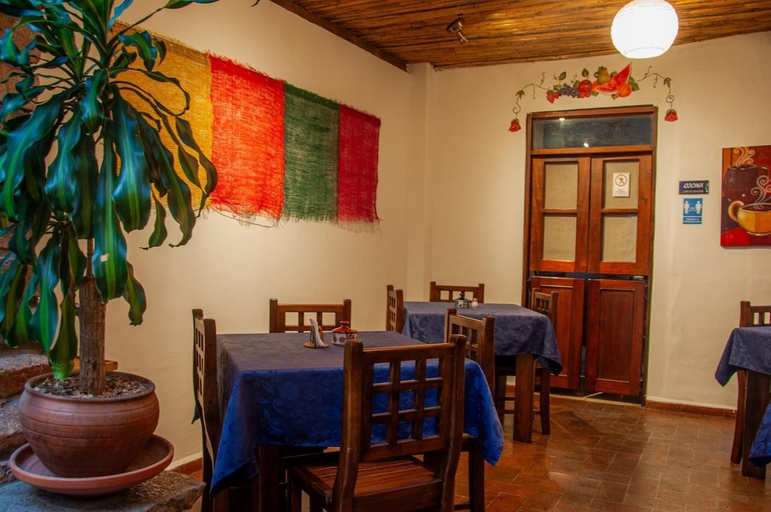 Food & Drinks 5, Casa de las Rosas, Cuenca