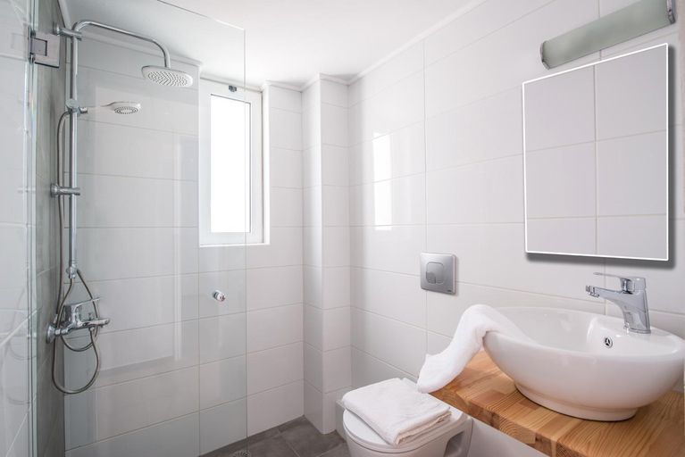 Bathroom 5, W Suites, Crete