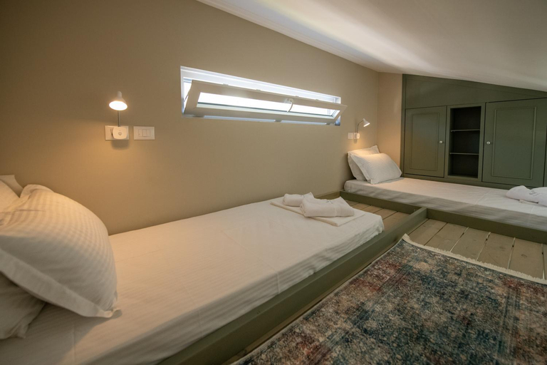 Others 3, Hotel Vila 11, Durrësit