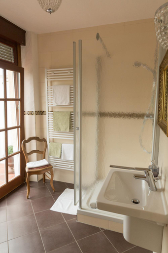 Bathroom 2, La Roseraie, Bernkastel-Wittlich