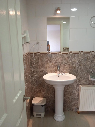 Bathroom 4, Hostal JC, Última Esperanza