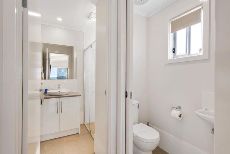 Bathroom 2, Discovery Parks - Streaky Bay Foreshore, Streaky Bay
