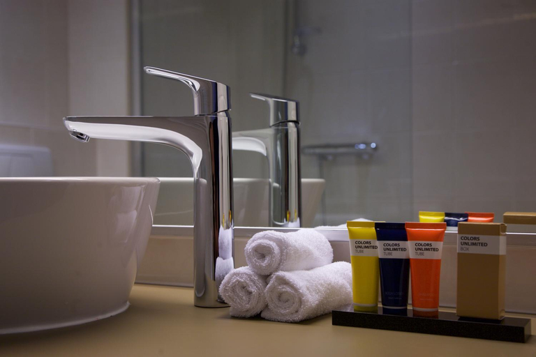 Bathroom 4, Hotel Arrows, Uden