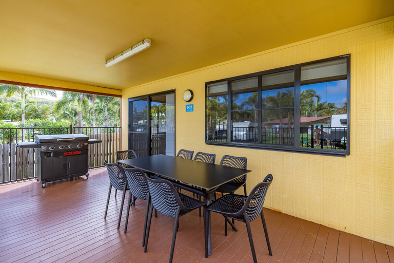 Food & Drinks, NRMA Capricorn Yeppoon Holiday Park, Livingstone - Pt B