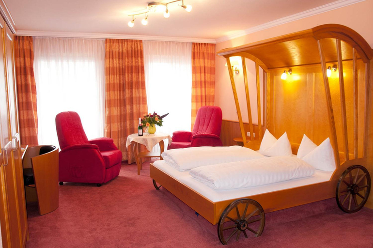 Bedroom 3, Hotel Sonnenblick, Lichtenfels