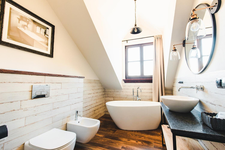 Bathroom 5, Dwor w Zabuzu, Siemiatycze