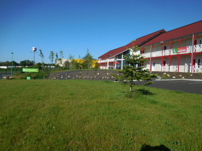 Exterior & Views