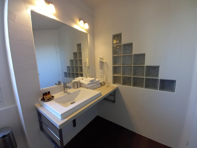 Bathroom 5