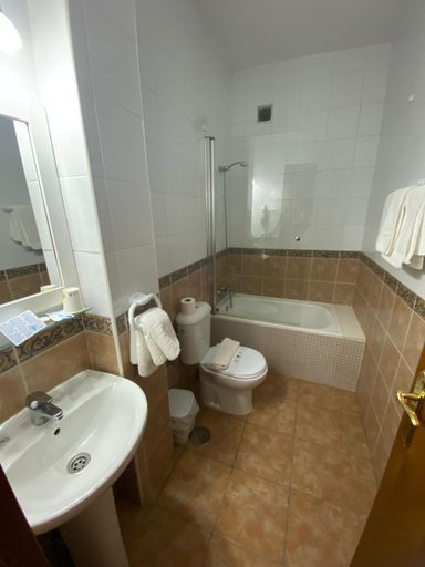 Bathroom 5, El Levante, Cádiz