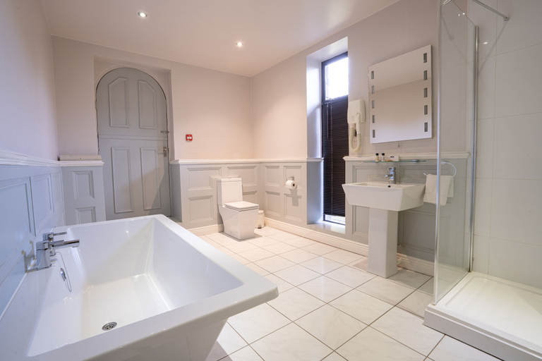 Bathroom 5, Waterton Park Hotel, Wakefield