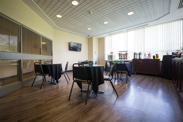 Food & Drinks 5, Residence & Conference Centre - Windsor, Essex