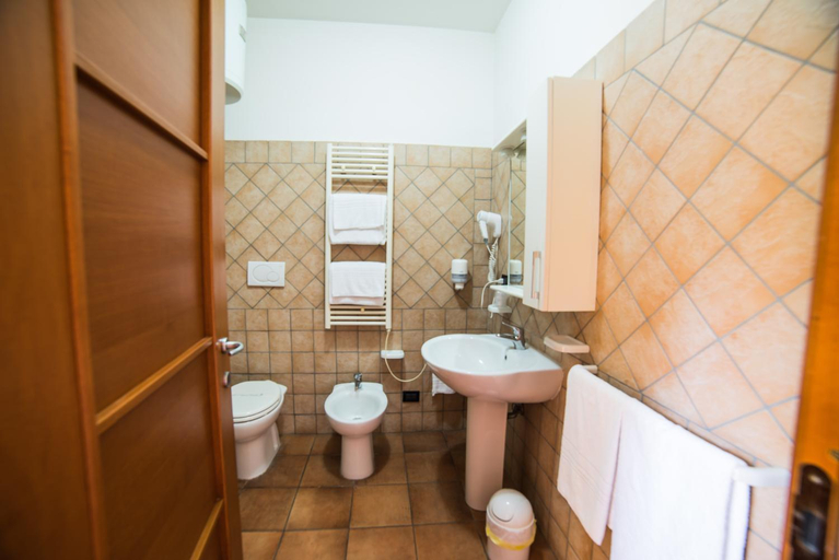 Bathroom 3, Residence La Maison Jolie, Rome