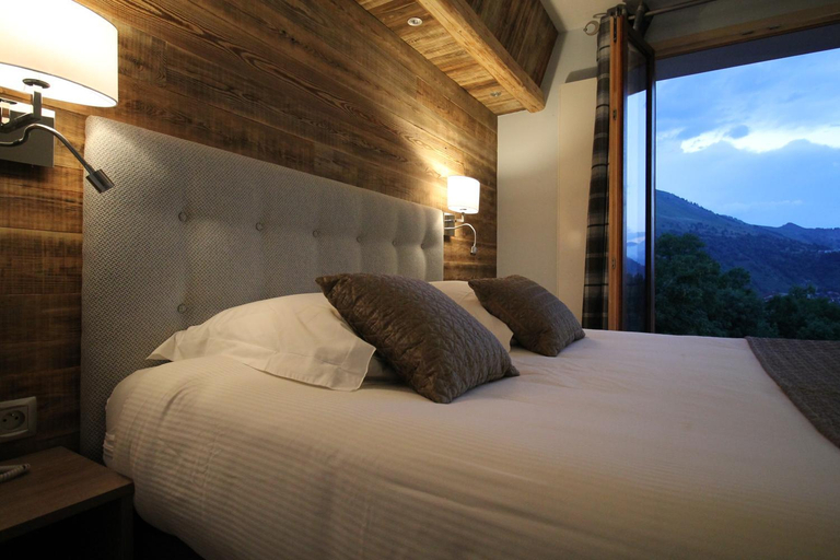 Bedroom, Hotel du Cret Rond, Savoie