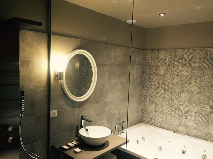 Bathroom 2, La Parenthese Envoutee, Somme