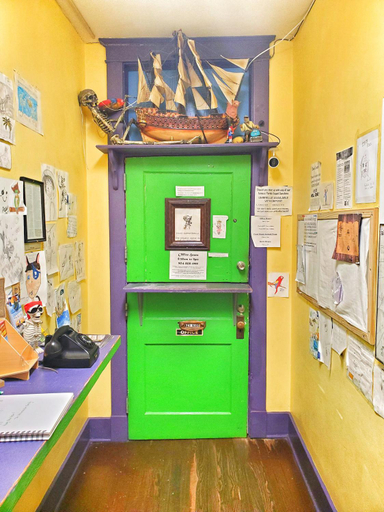 Public Area, The Pirate Haus Inn, Saint Johns