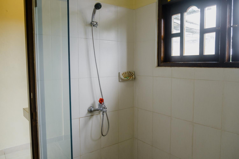 Bathroom 5, Desak Putu Putra Homestay, Gianyar