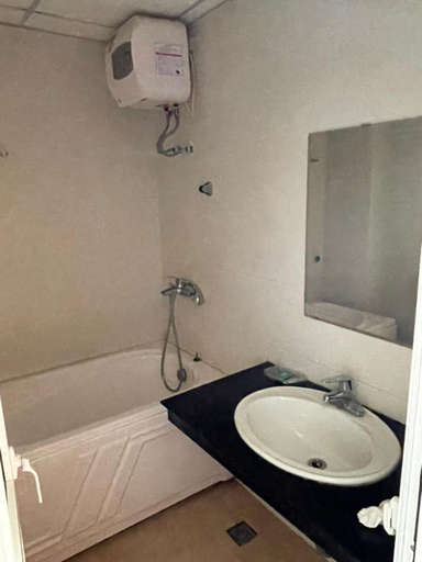 Bathroom 4, Mekong Hotel, Thakhek