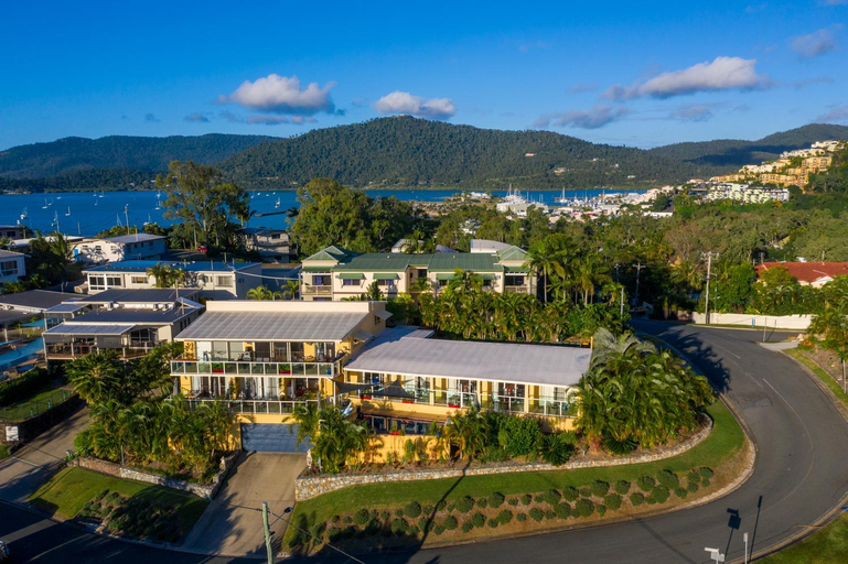 Exterior & Views 2, Sunlit Waters Studio Apartments, Whitsunday