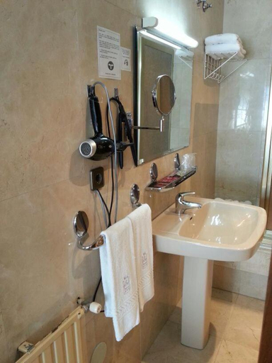 Bathroom 4, Hotel Don Pepe, Pontevedra