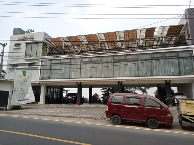 Exterior & Views 22