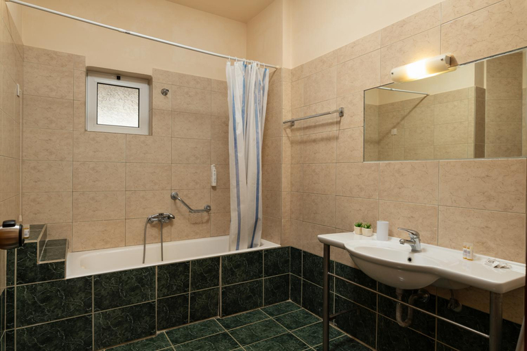 Bathroom 4, Dimitra & Evdokia Hotel, Crete