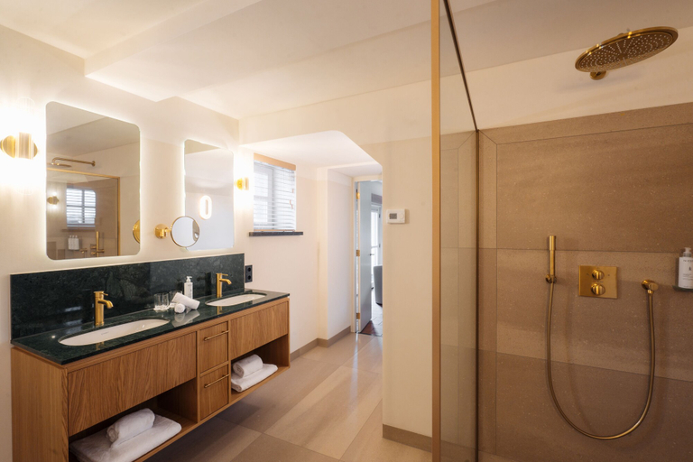 Bathroom 5, Chateau St Gerlach, Valkenburg aan de Geul