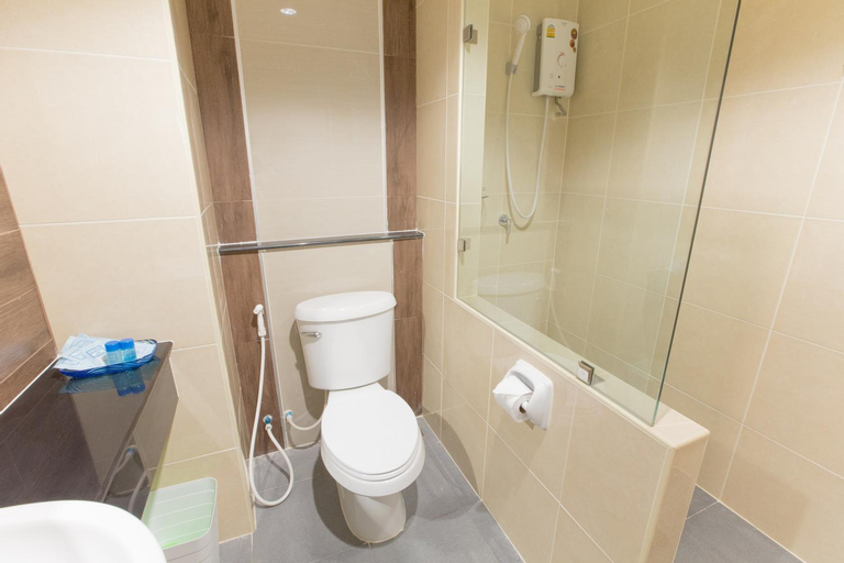 Bathroom 8