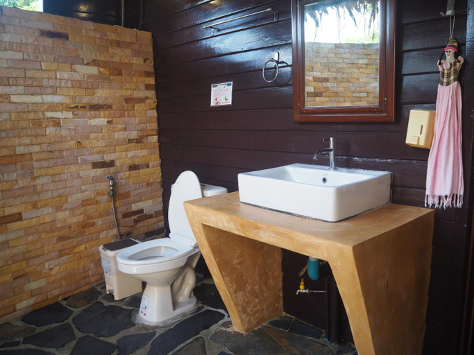Bathroom 5, Koh Kood Beach Resort, K. Ko Kut