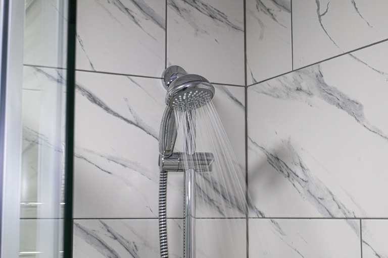 Bathroom 4, Best Western Manor Hotel, Kent