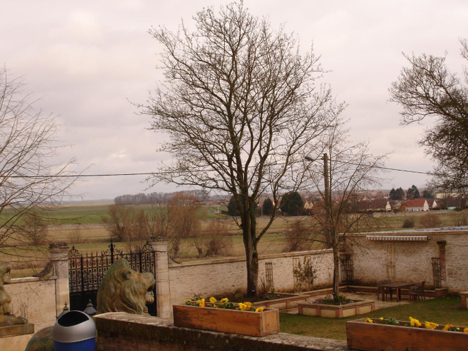 Others 3, Chateau du Jard, Oise