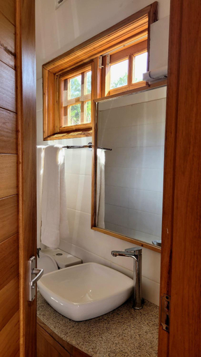 Bathroom 3, Babylon Lodge, Moshi Rural