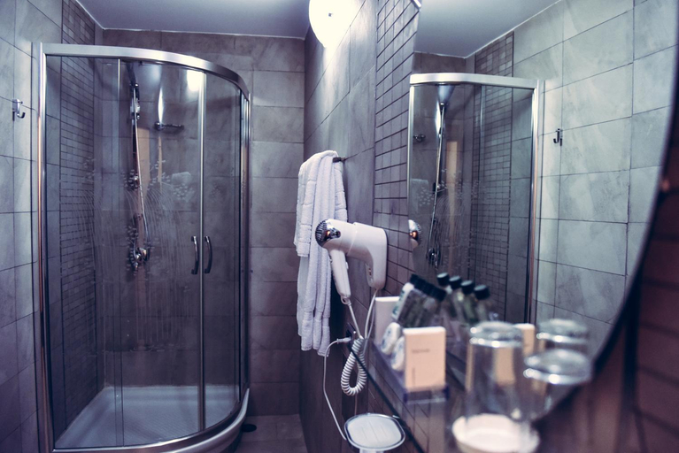 Bathroom 5, Airport Hotel Tirana, Tiranës