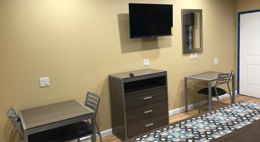 Others 5, Deluxe Inn & Suites - Baytown, Harris