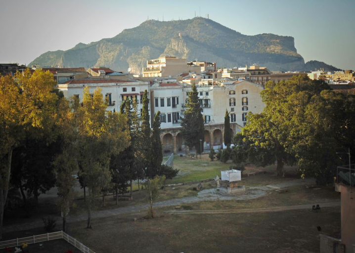Others 5, Kemonia, Palermo