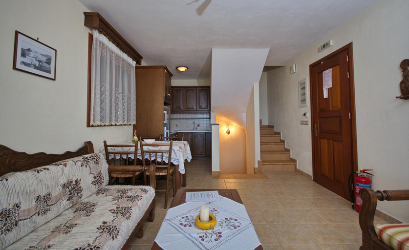 Others 4, Pelagos Villas, Thessaly