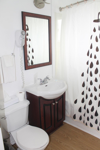 Bathroom 4, Sage Hills Motel, Thompson-Nicola