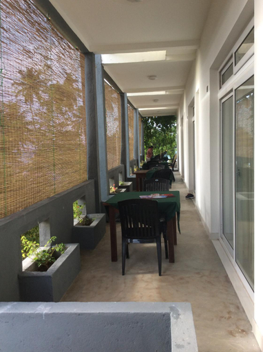 Food & Drinks 3, Lemazone Inn, Weligama