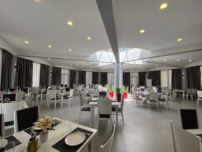 Food & Drinks 5, Atrium Deluxe Resort, Kavajës