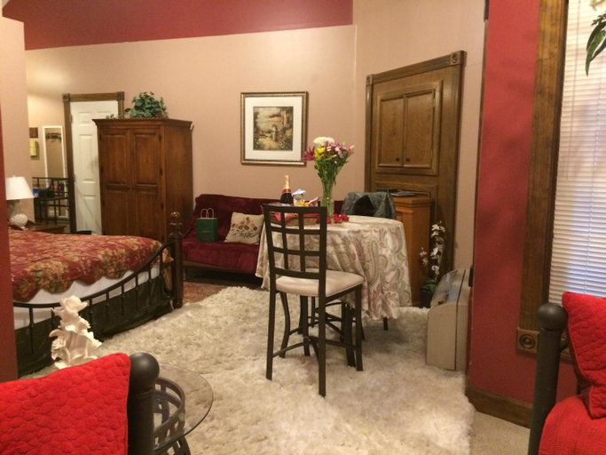 Bedroom 2, Spruce Hill Inn and Cottages, Richland