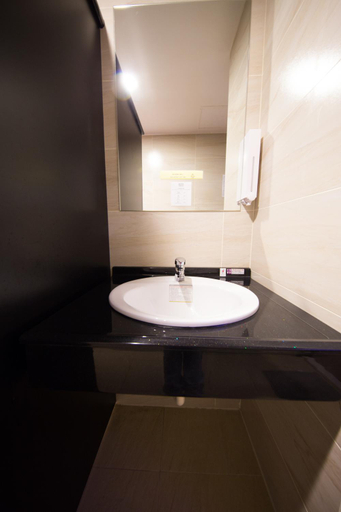 Bathroom 5, SleepBox Hostel, Taipei City