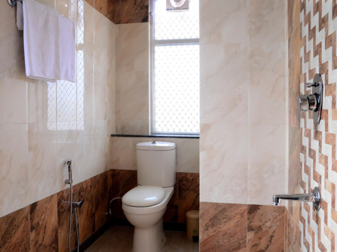 Bathroom 2, Hotel Kalyan Heritage, Jaipur