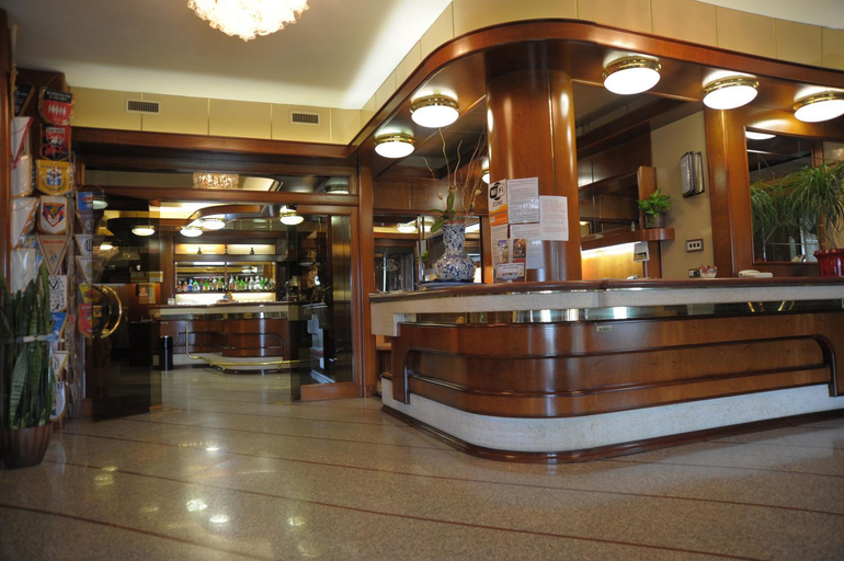 Public Area 2, Le Gronde, Pavia